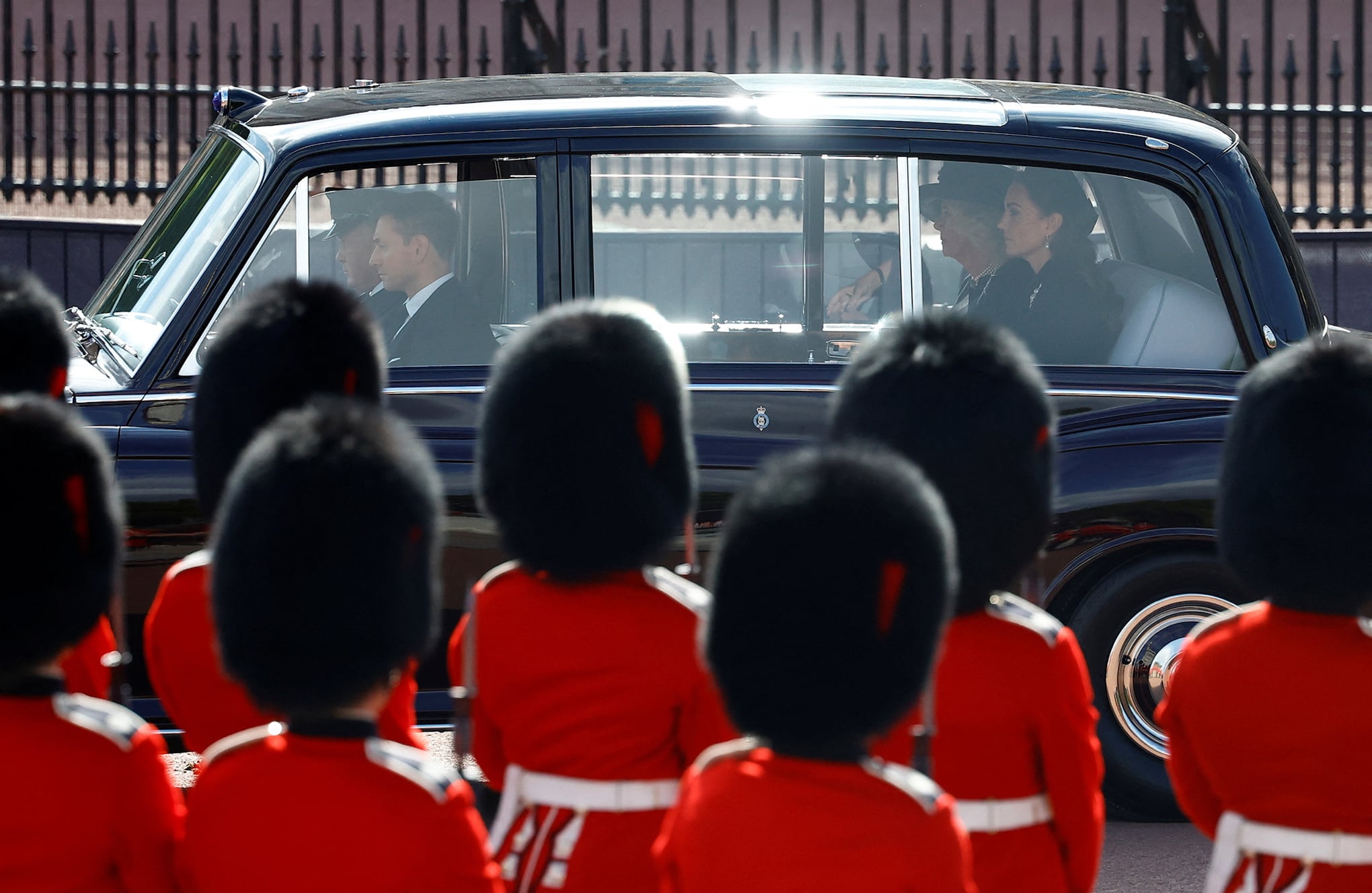 En imágenes : Procesión del ataúd de la reina por Londres