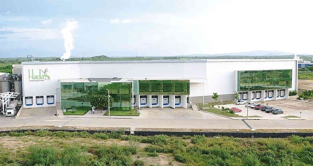 La planta de Barranquilla tiene 13.000 metros cuadrados y puede producir 5.000 toneladas al mes.