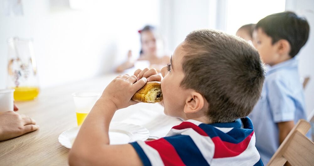 Proteger los recursos destinados para la alimentación y la educación de los niños es una tarea urgente.