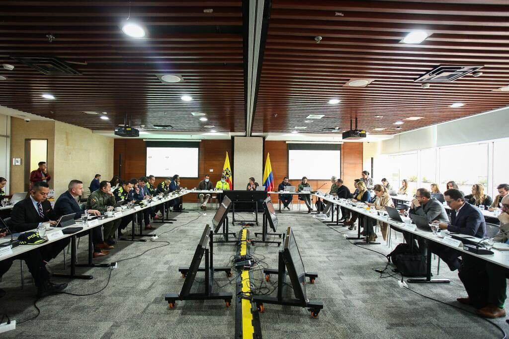 Consejo de seguridad en el que se acordó radicar una reforma para que Bogotá pueda tener una policía local.
