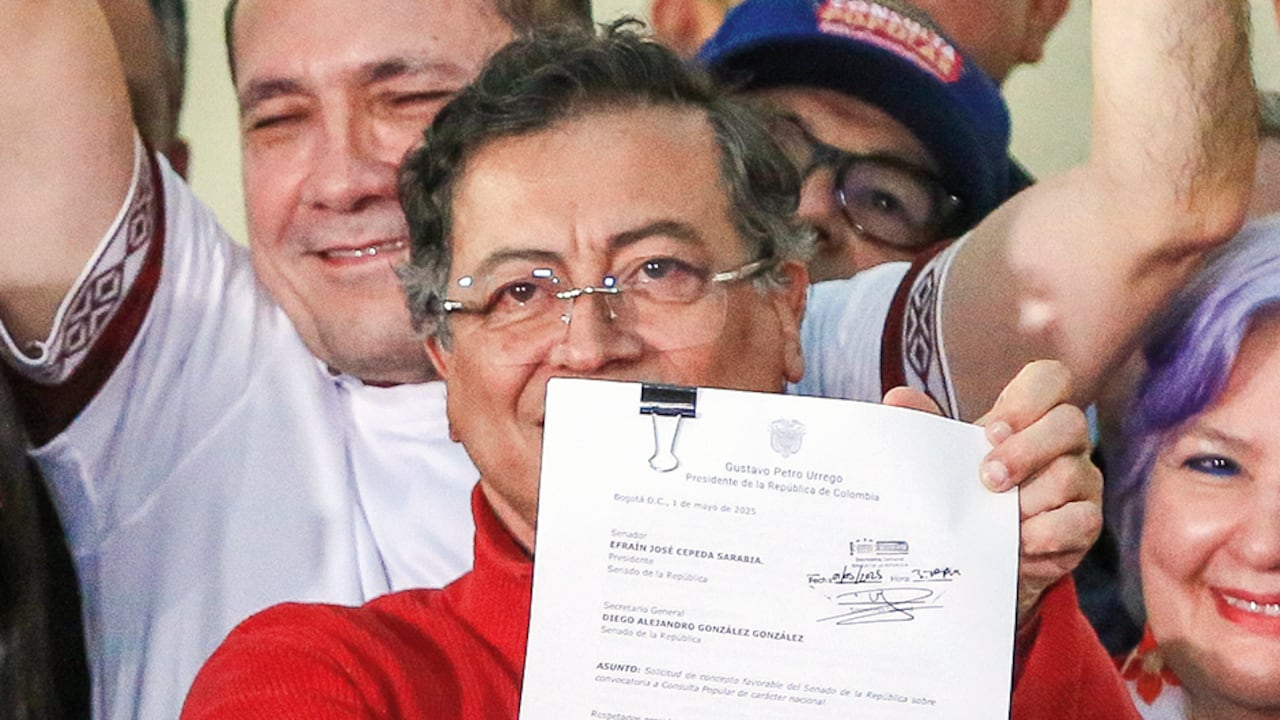 El presidente Gustavo Petro desde la Plaza de Bolívar en Bogotá este 1 de mayo.