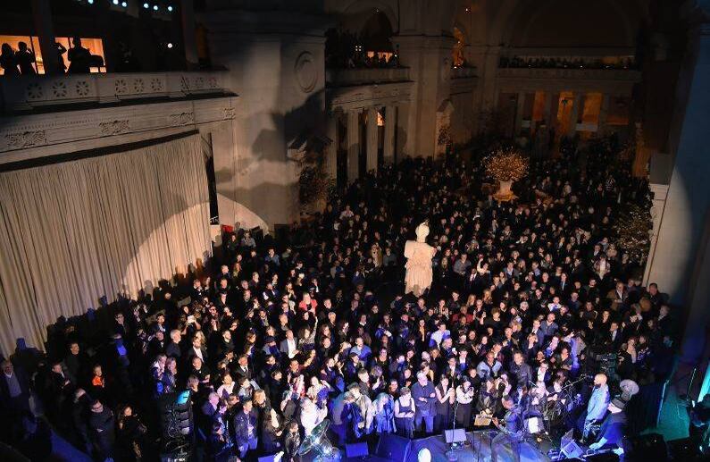The Roots se presentó durante la recepción de apertura de la exhibición "Play It Loud: Instruments Of Rock & Roll" en el Metropolitan Museum of Art de Nueva York. FOTO: Nicholas Hunt / Getty Images / AFP