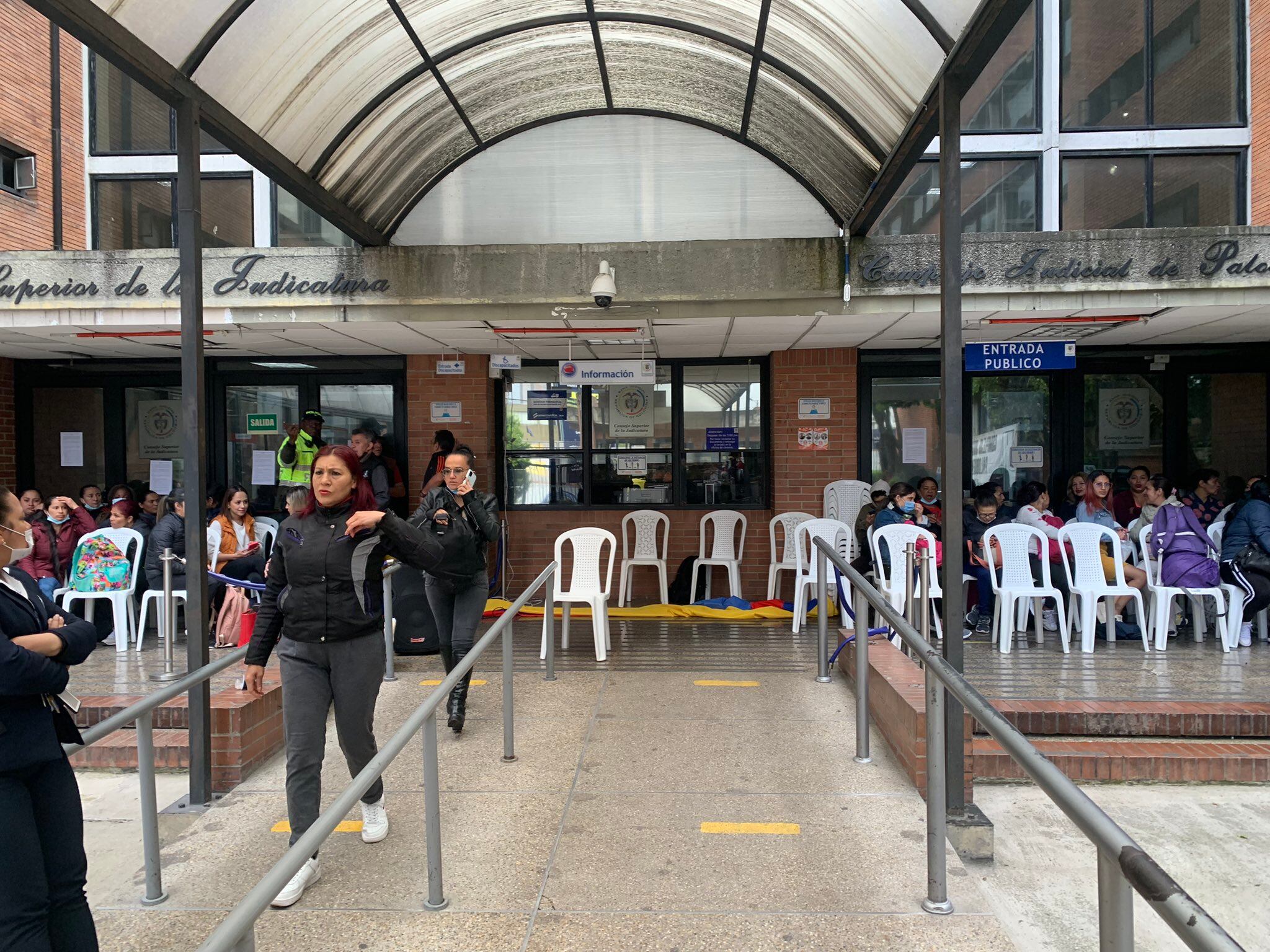 Los funcionarios de los juzgados están en contra de las condiciones laborales que hay actualmente.