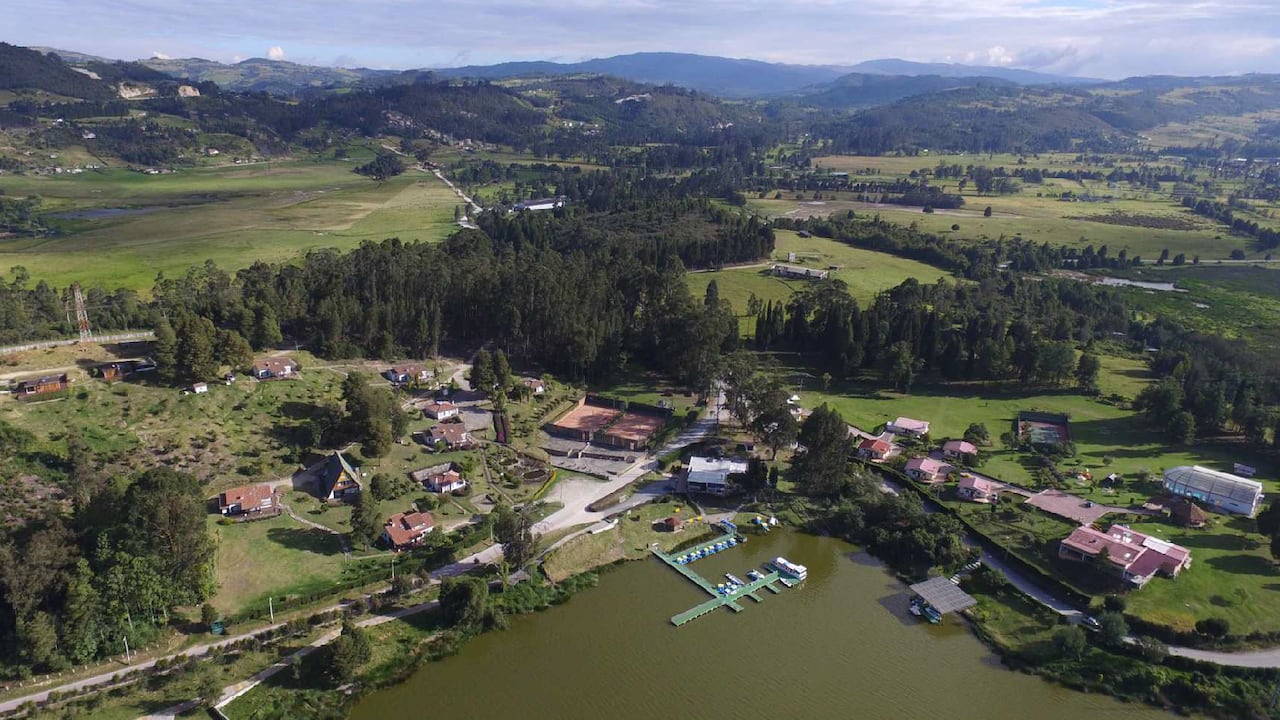 Sochagota es un lago artificial creado para proporcionar potencial turístico al municipio de Paipa