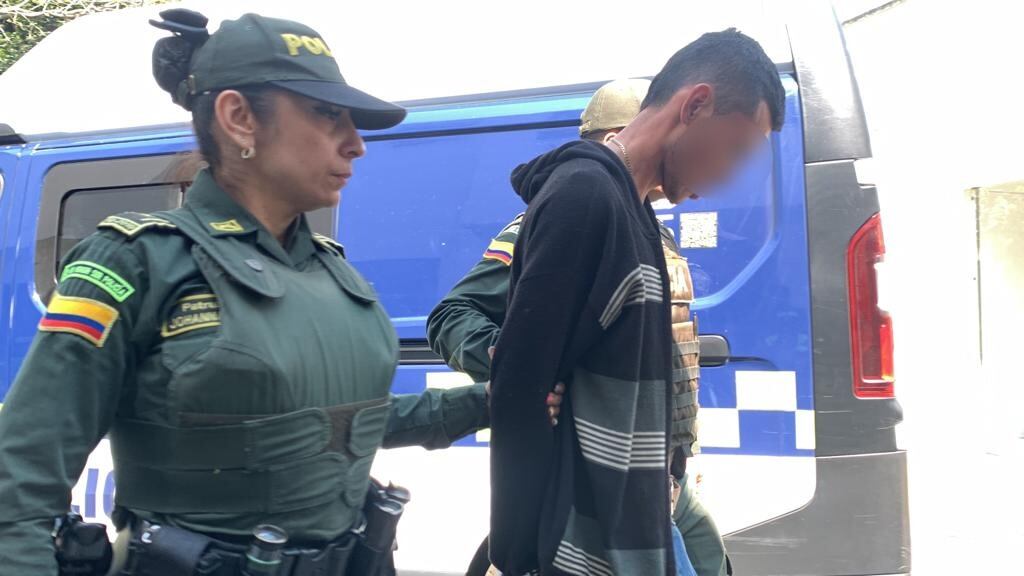 El hombre intentó evadir a la Policía escondiéndose en zona boscosa.