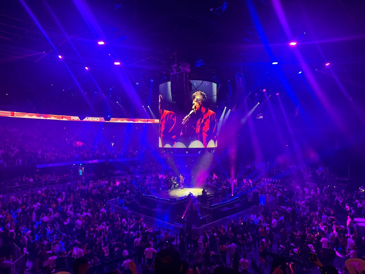 El cantante popular vendió más de 14 mil boletas en el Movistar Arena.