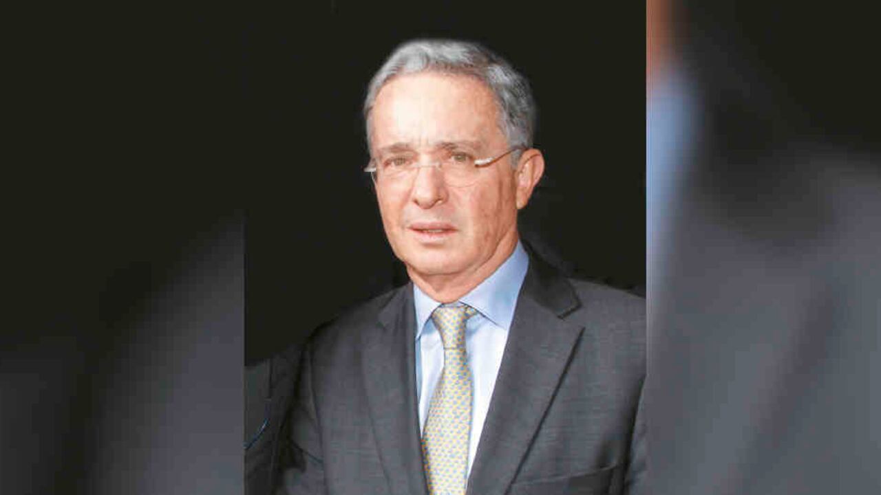 Álvaro Uribe senador de la República