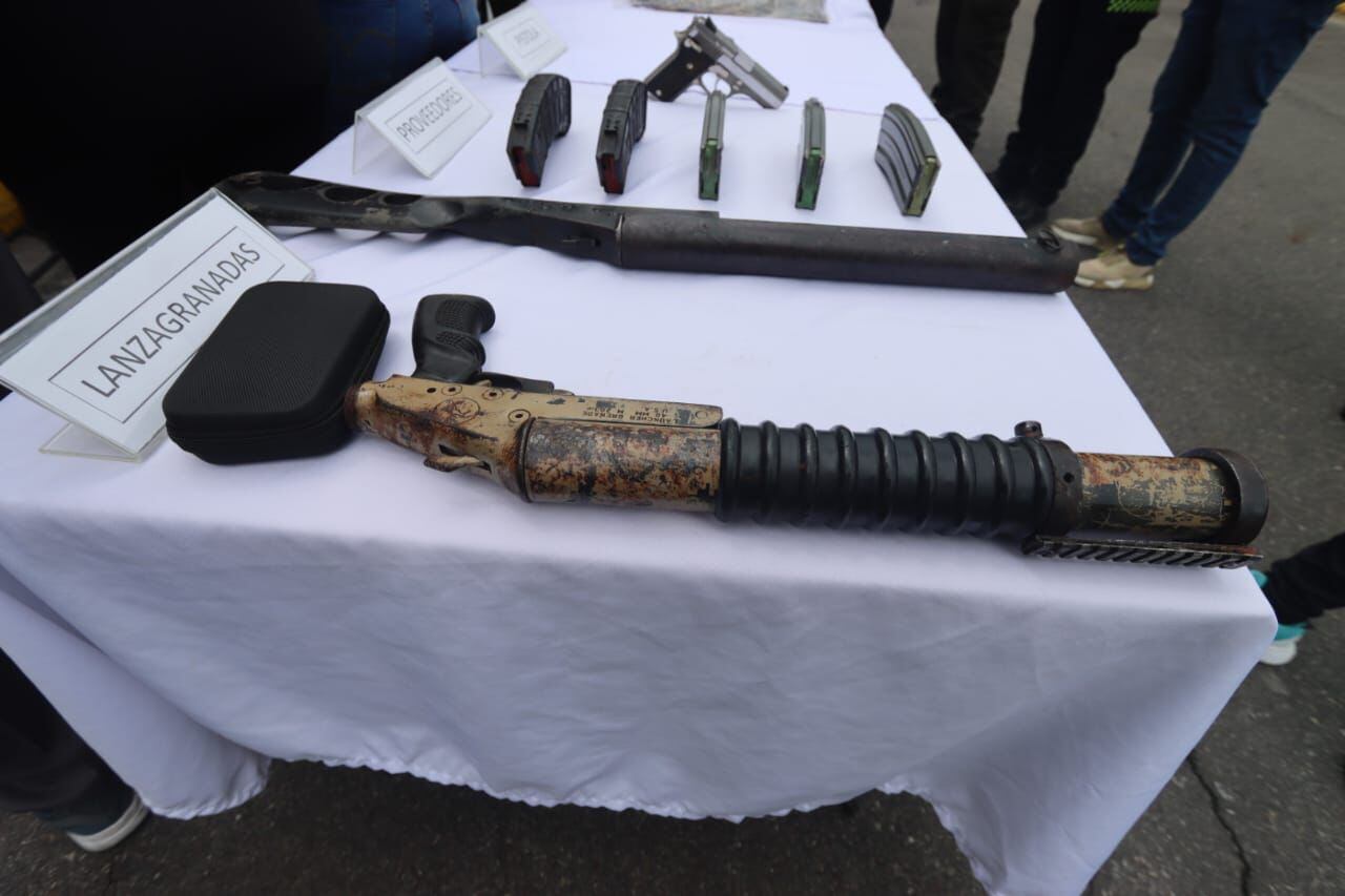 Tropas de la Séptima Brigada del Ejército Nacional ubicaron un depósito ilegal de armamento en el sector de Pompeya, jurisdicción del municipio de Villavicencio, Meta.