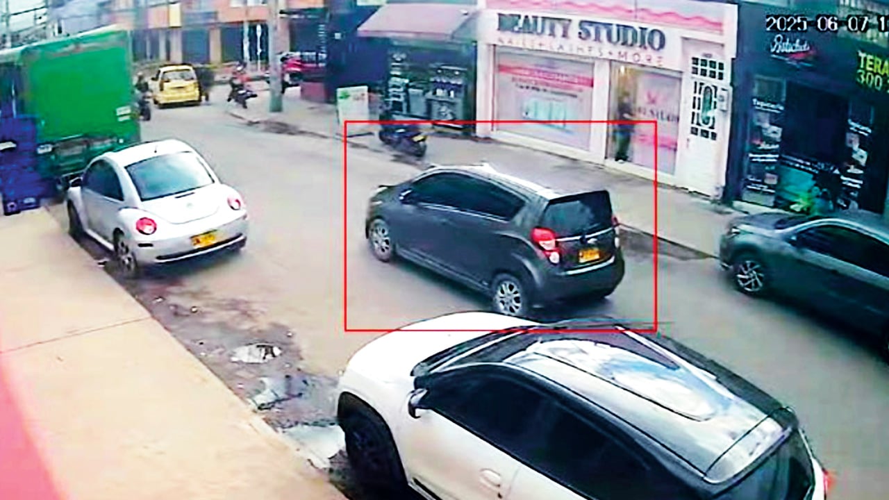 Grabaciones de cámaras de seguridad momentos después del atentado.