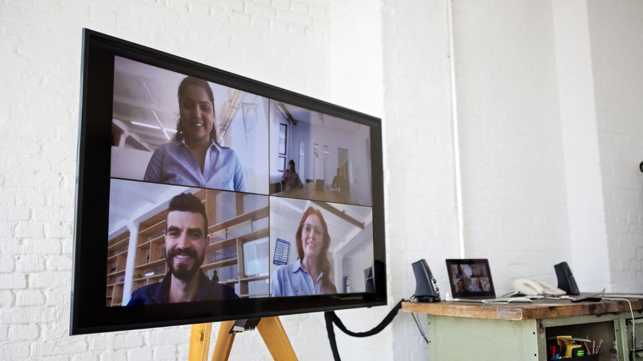 Cómo proyectar un celular en un televisor sin cables