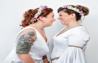 “Queremos decirle a la corte que el amor es más fuerte que los prejuicios”. La exalcaldesa de Chapinero Blanca Durán tiene una unión marital de hecho con su pareja Catalina Villa. Dicen que si sale el fallo de la Corte Constitucional irán a casarse. 