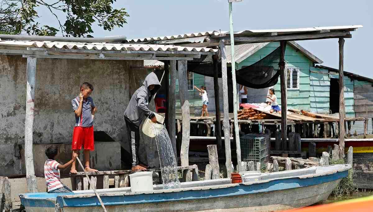 Nueva Venecia no cuenta con agua potable, a pesar de estar rodeada de este líquido. 