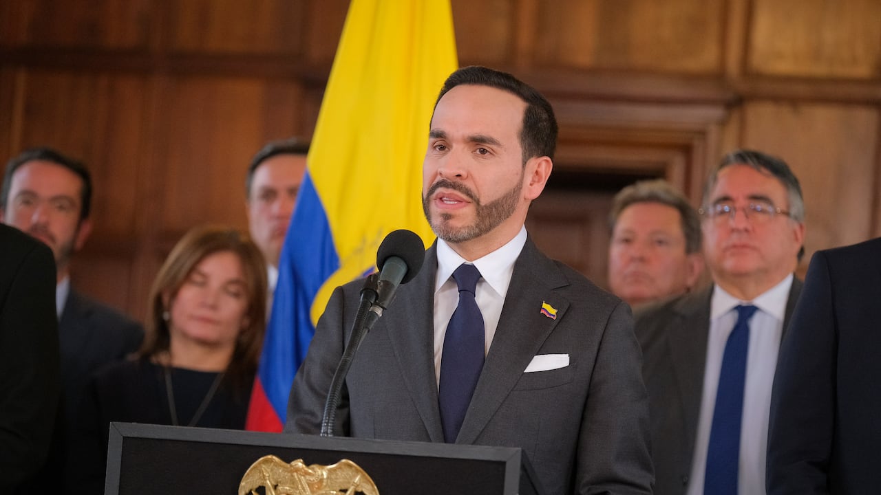El presidente Abelardo De La Espriella durante una reunión sobre la reconstrucción por el terremoto.