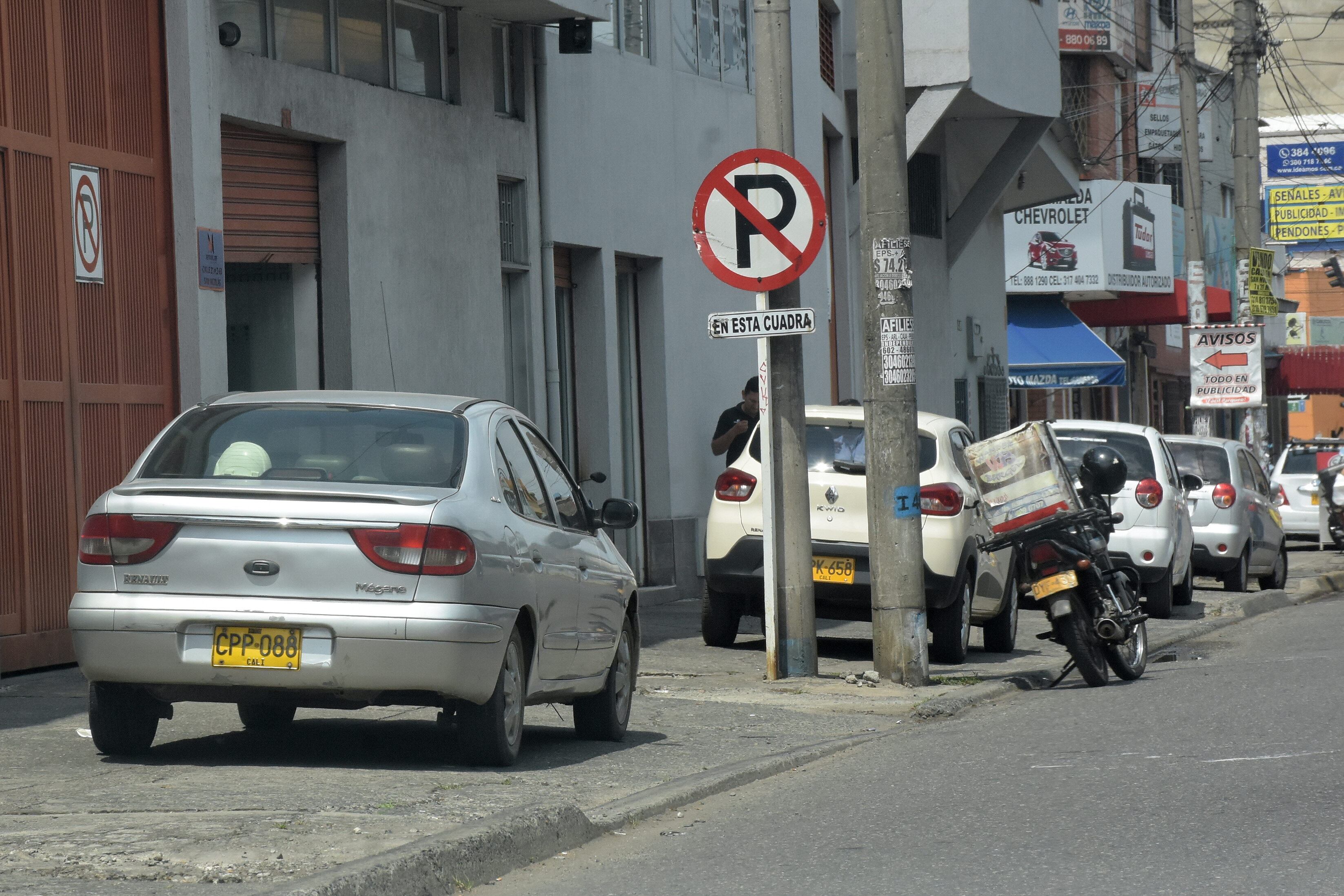 Mal Parqueo en las Calles de la Ciudad.