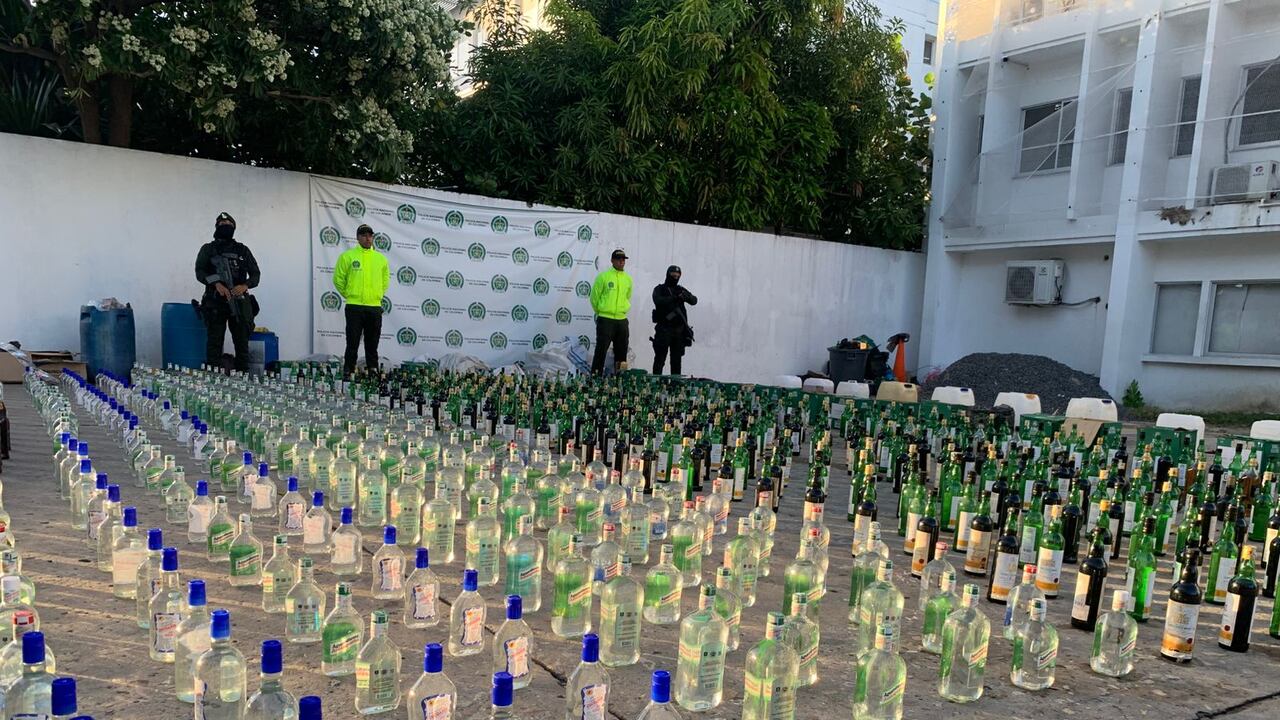 Licor adulterado decomisado por la Policía en Barranquilla.