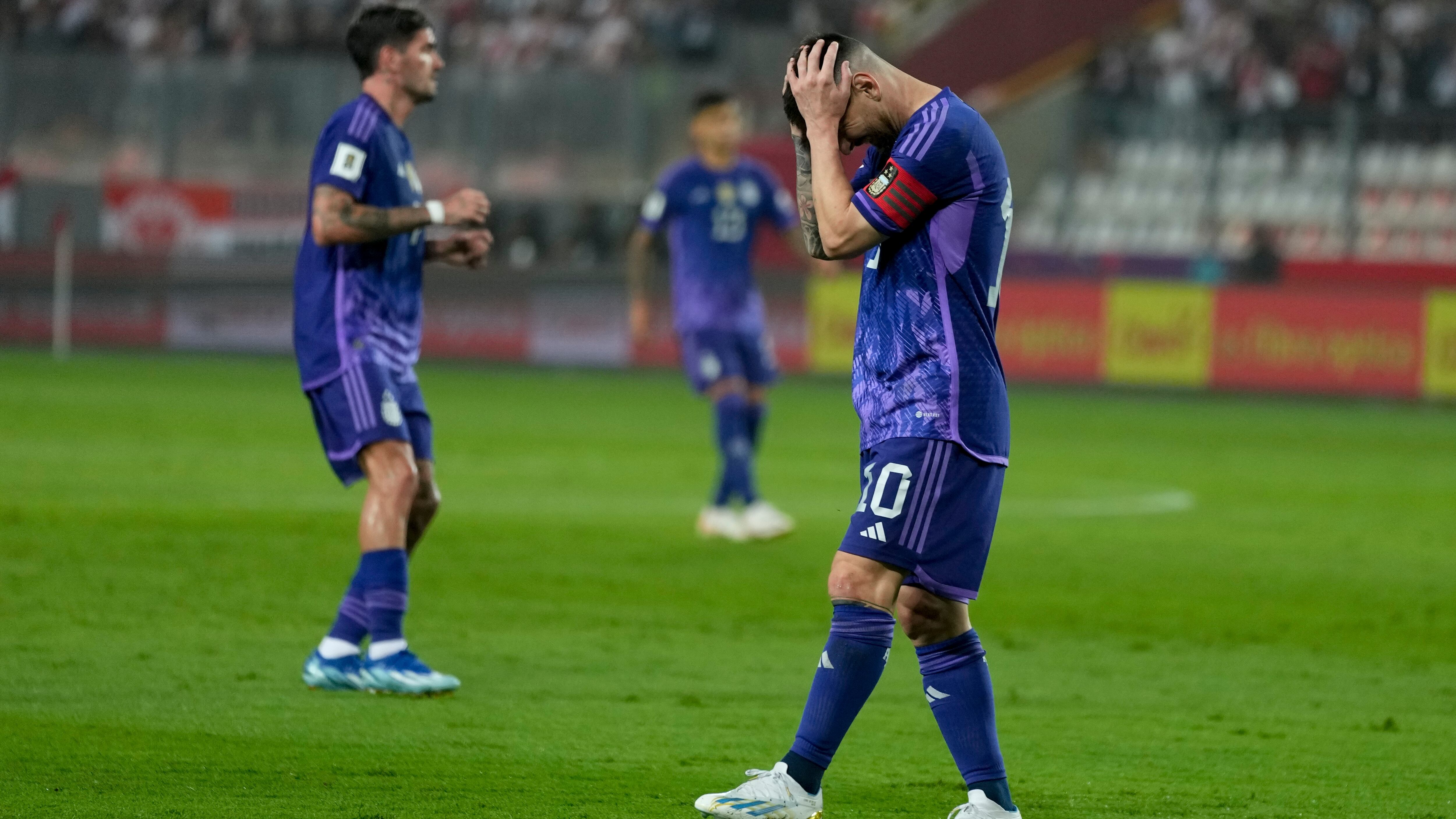 Lionel Messi en el partido entre Perú y Argentina por la cuarta fecha de las eliminatorias sudamericanas al Mundial 2026.
