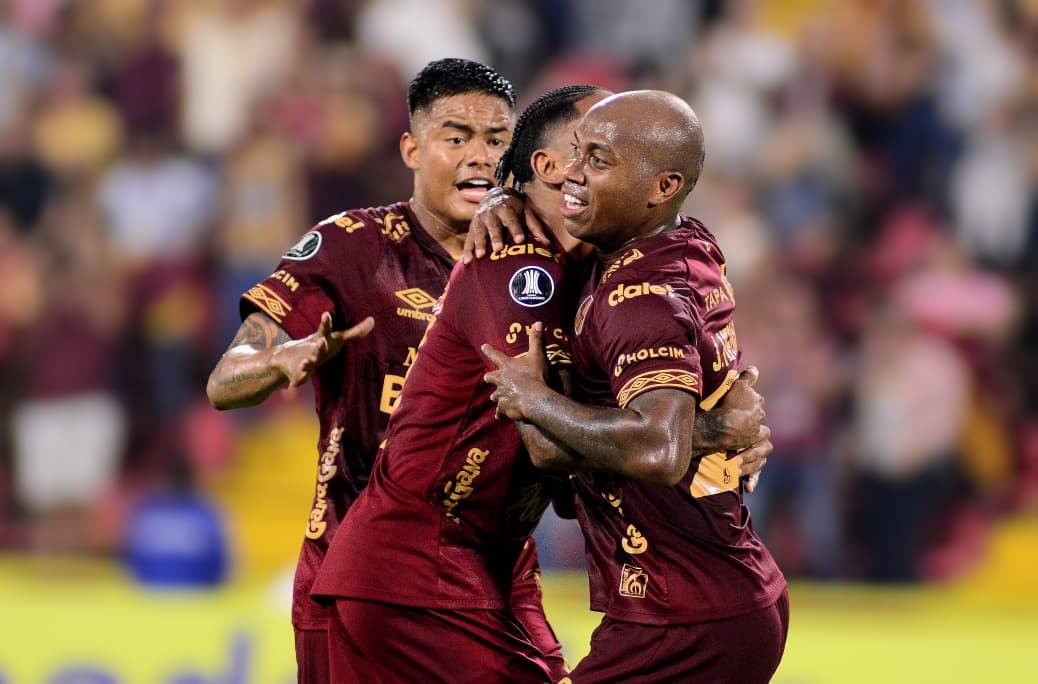 Junior Hernández celebra el gol contra O'Higgins.