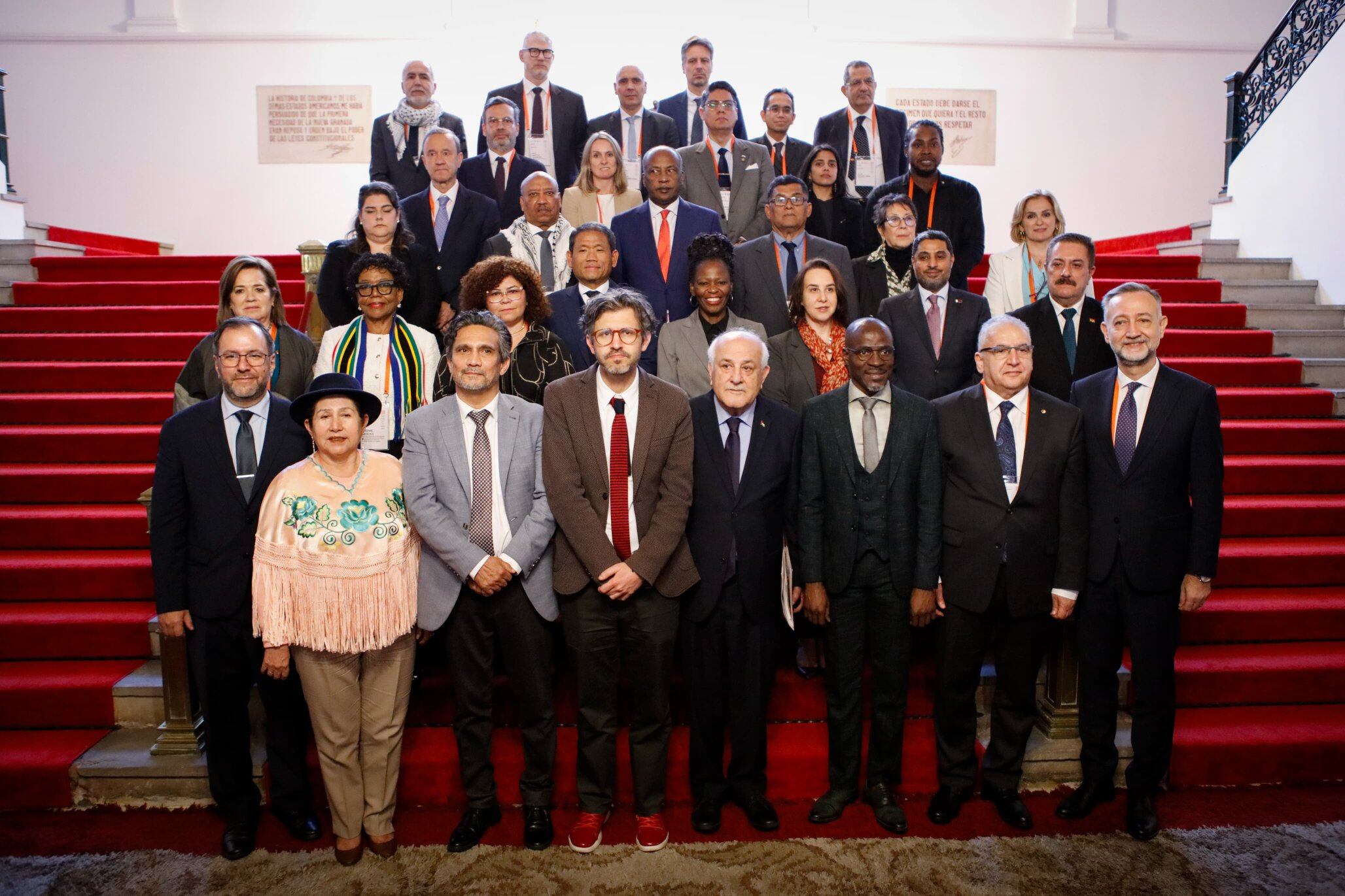El Grupo de La Haya se reunió en el Palacio San Carlos.