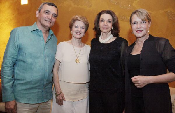 Alfonso Díaz, Clara de Trucco y Elena Mogollón.