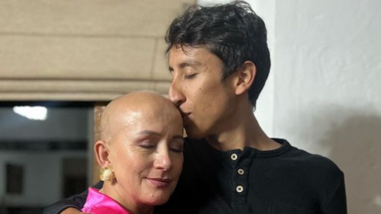 Egan Bernal ha estado a lado de su madre en este duro proceso contra el cáncer.