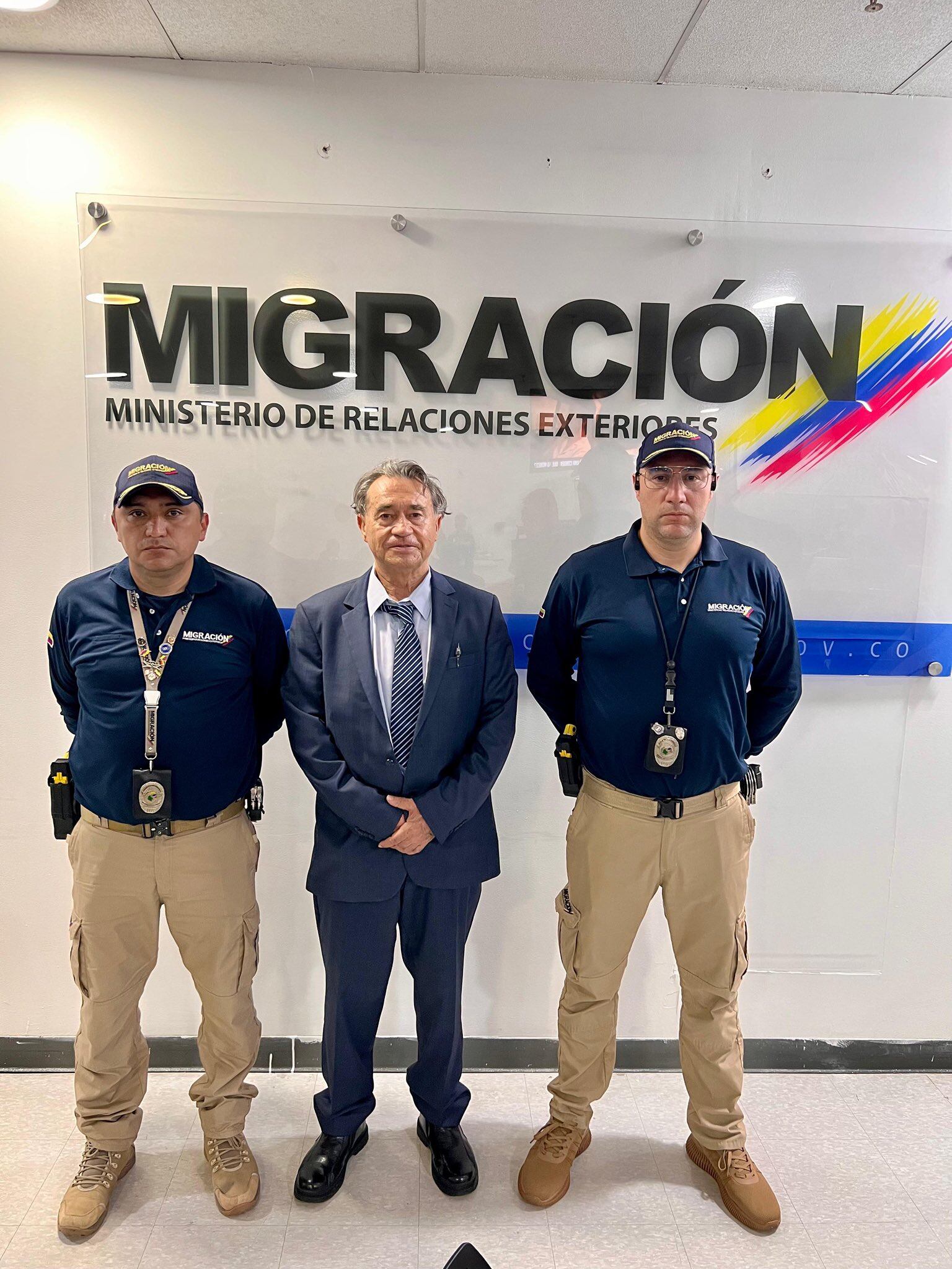 las primeras imágenes de Carlos Lehder capturado en Colombia. Tiene 74 años de edad