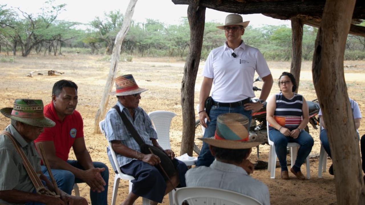 El director general del INS, Giovanny Rubiano García, firmó un convenio con la Universidad de La Guajira para que la entidad que preside opere de forma permanente en el departamento.