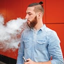 Según el Dane y el Ministerio de Justicia, un 5 por ciento de los jóvenes que fuman en Colombia prefieren los vapeadores.