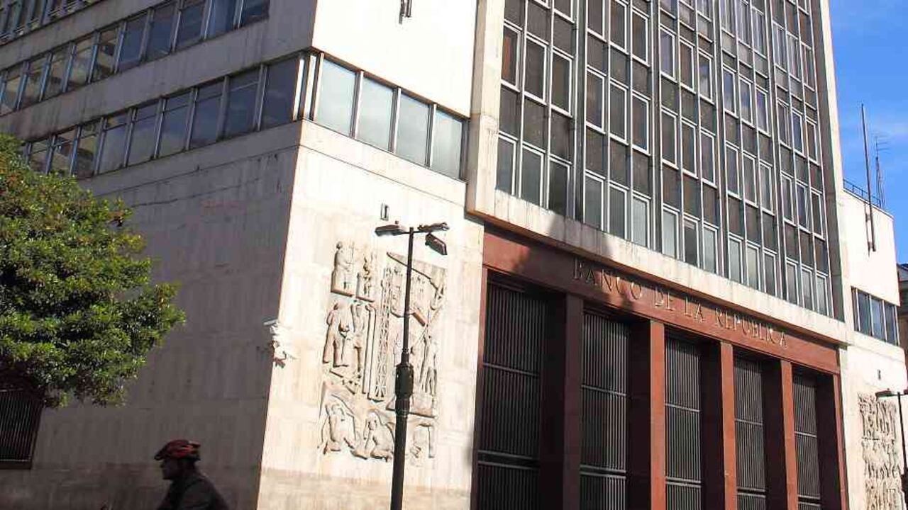 BanRep cree que economía colombiana se recuperará a finales de 2022.