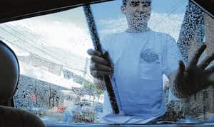 La instalación del polarizado en los vehículos oscila entre $120.000 y 450.000, dependiendo del establecimiento. Las películas que se usan deben estar certificadas por el Organismo Nacional de Acreditación de Colombia, Onac.