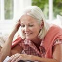 Lea historietas y libros para niños: Los libros para niños y los cómics están escritos en un lenguaje simple y son ideales porque contienen imágenes. Los puede utilizar para comenzar el aprendizaje, sin presiones de ningún tipo. Incluso hay libros infantiles en dos idiomas, por ejemplo, en alemán e inglés.