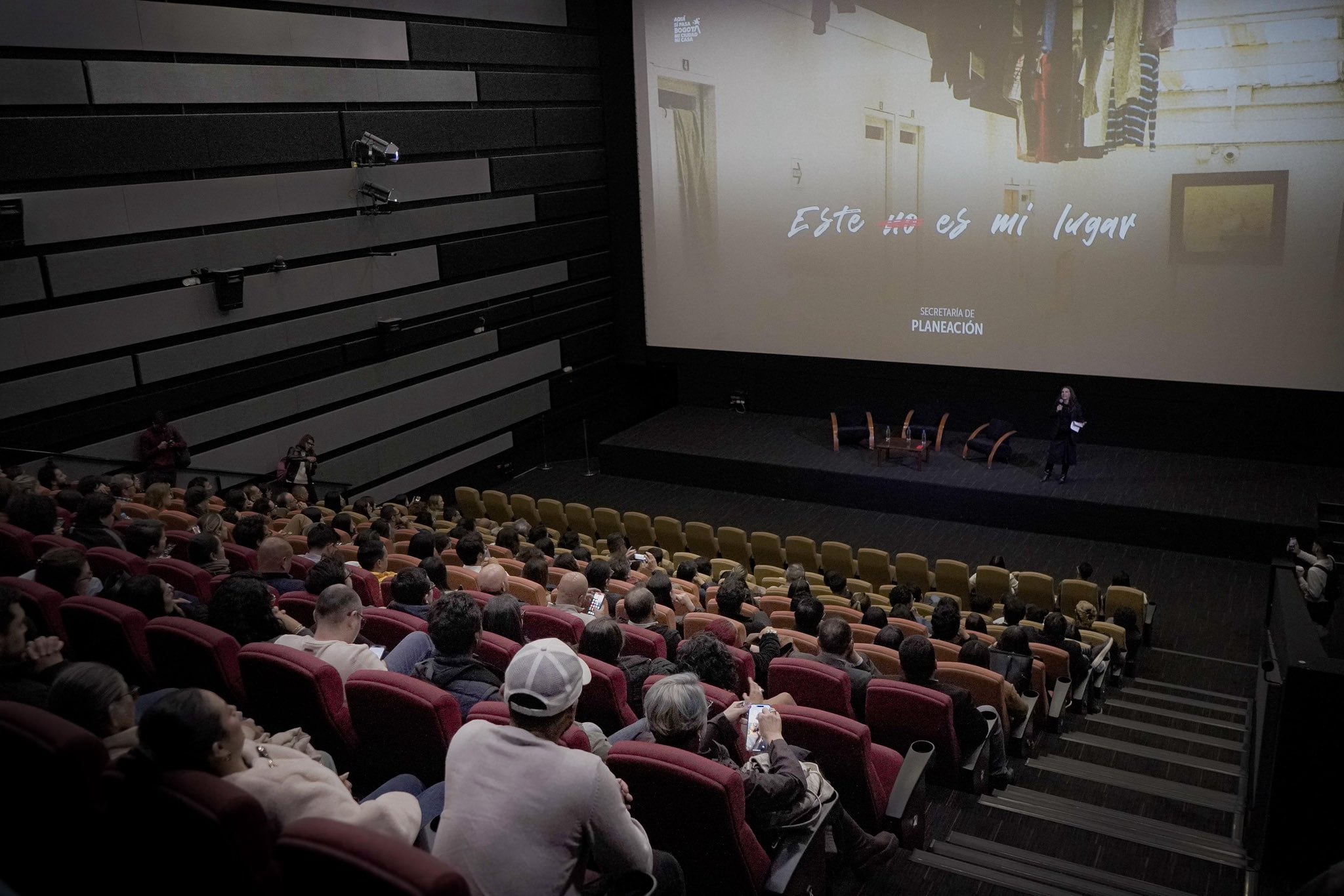 Bogotá presentó documental sobre la vida en los pagadiarios.
