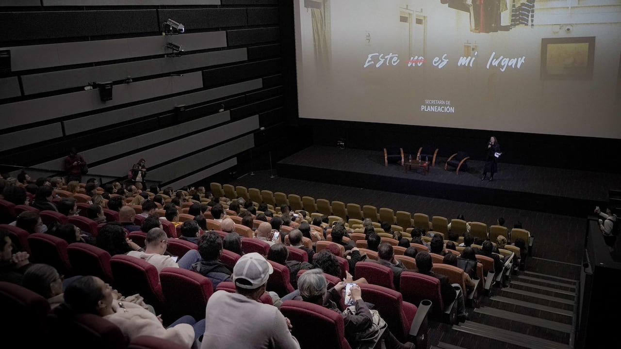 Bogotá presentó documental sobre la vida en los pagadiarios.