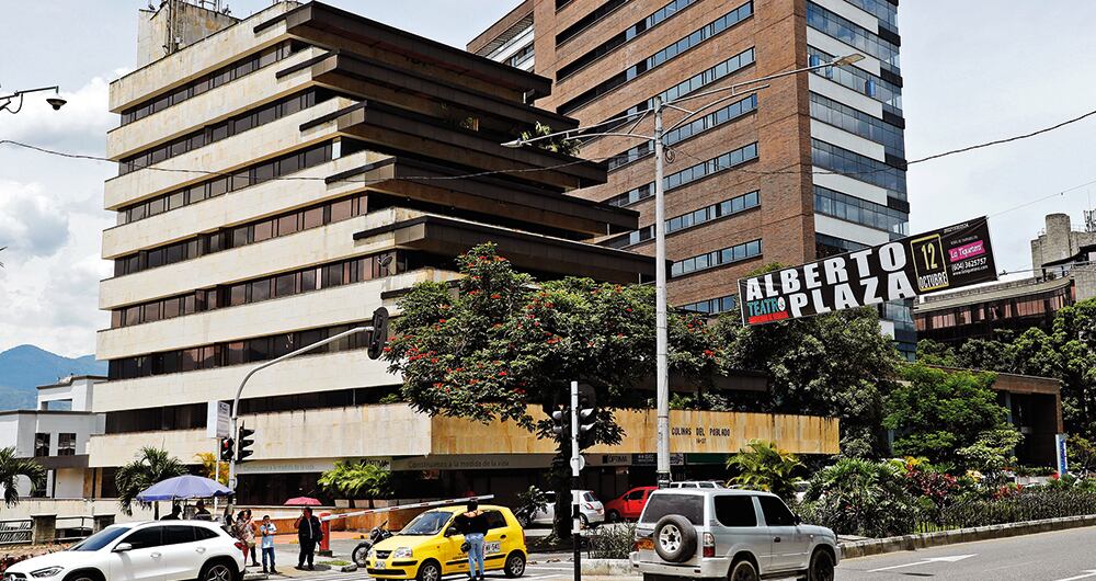 No cabe duda de que esos bienes de los narcos en la mira del Gobierno siguen siendo un bocatto di cardinale para un grupo de políticos.