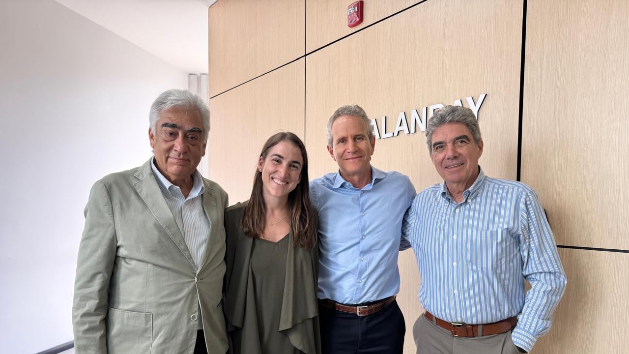De izquierda a derecha: Juan Manuel del Corral - Presidente de Cadena, María Isabel Ulloa - Directora Ejecutiva ProPacífico, Juan Ramón Guzmán - Presidente de Bivien, Luis Alberto Botero - Presidente de Alianza Team y Miembro Junta Directiva Cadena.