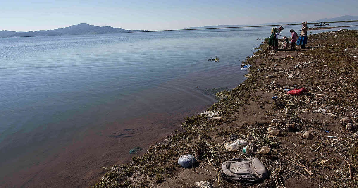 Los haitianos, explicó Baño Romero, perdieron la vida por una mezcla de situaciones como el difícil acceso a alimentos, cobijo y alojamiento, y a las condiciones climáticas en este pueblo frente al lago Titicaca, 3.800 metros de altura con temperaturas extremas entre los 3 grados y los 14 grados Celsius.