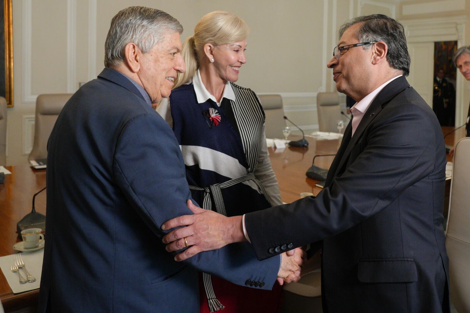 El presidente Gustavo Petro y el expresidente César Gaviria han sostenido diferencias públicas.