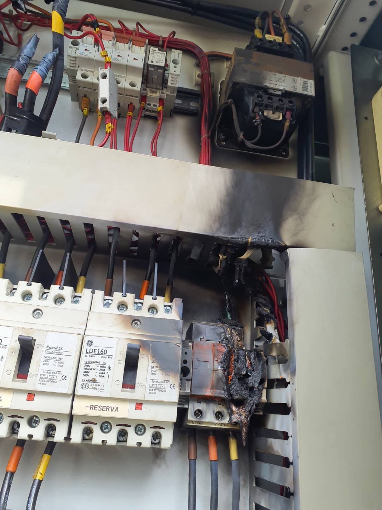 Robo de cableado en el bulevar del río Cali