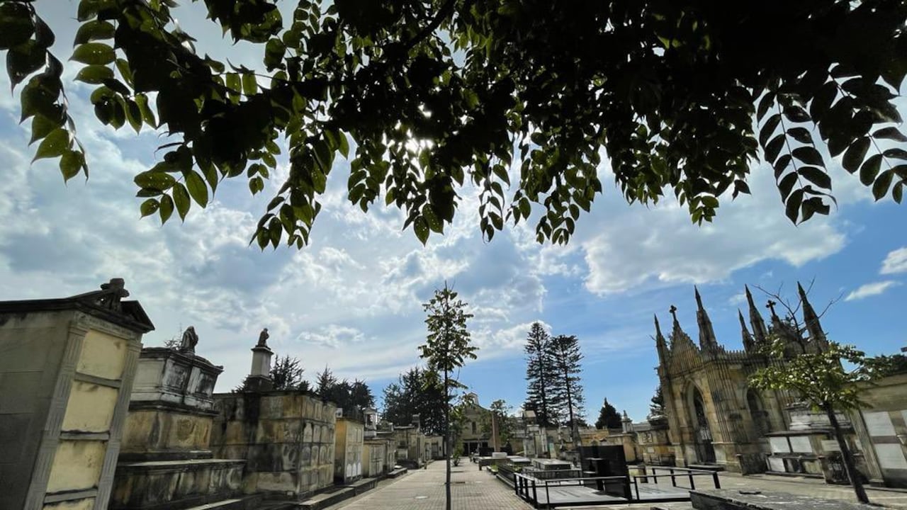 El distrito denunció irregularidades en los contratos del consorcio que administra los cementerios públicos de la ciudad.