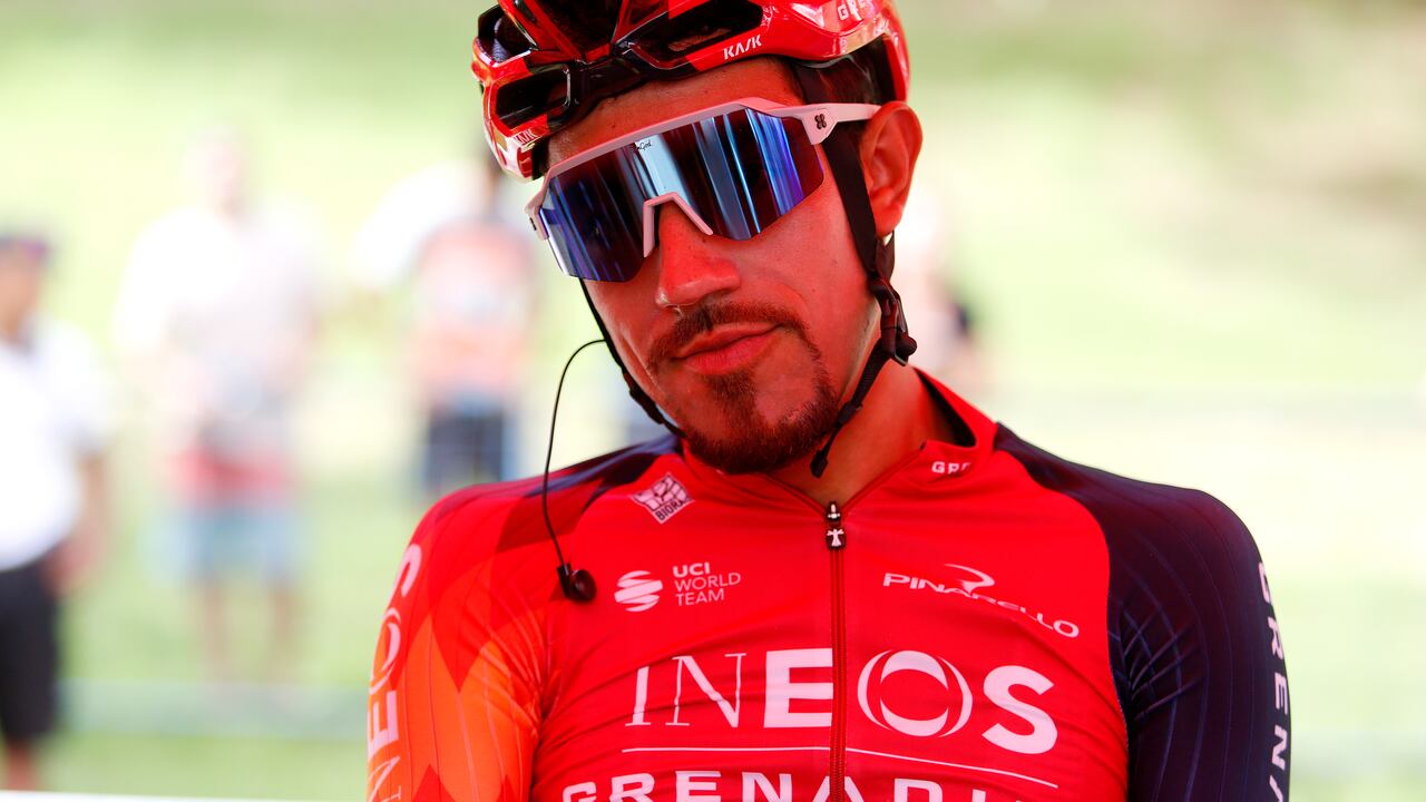 Daniel Felipe Martínez entraría en la lista de ciclistas que no continuaría en 2024 en las filas del Ineos.