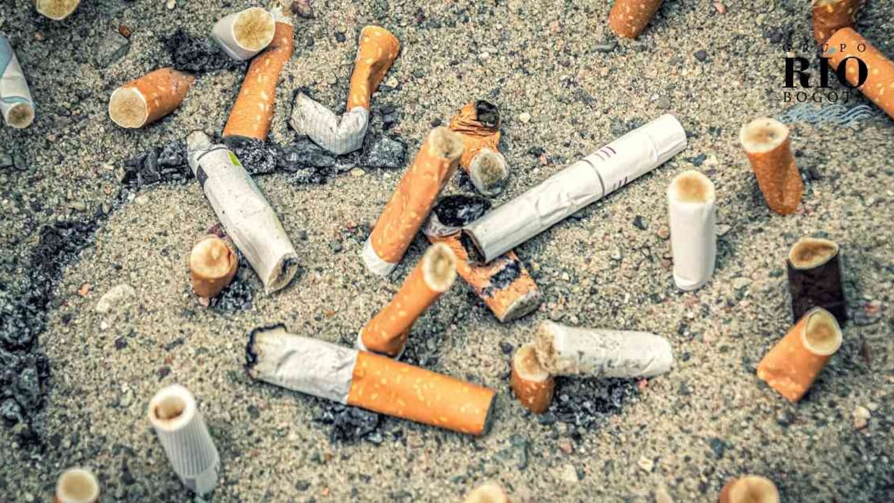 Las colillas de cigarrillo son uno de los residuos que más afecta al río Bogotá. Foto: Pixabay.