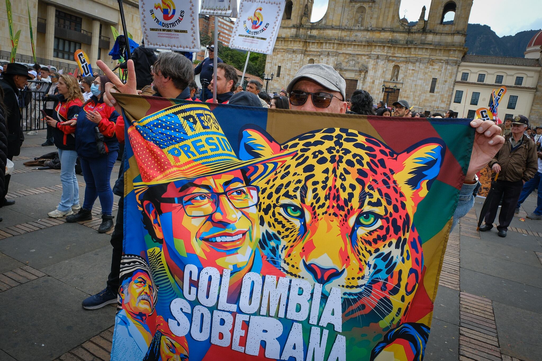 Seguidores del presidente, Gustavo Petro, reunidos el 3 de febrero de 2026 en la Plaza de Bolívar, en Bogotá, mientras él visitaba en Washington a Donald Trump, mandatario de los estadounidenses