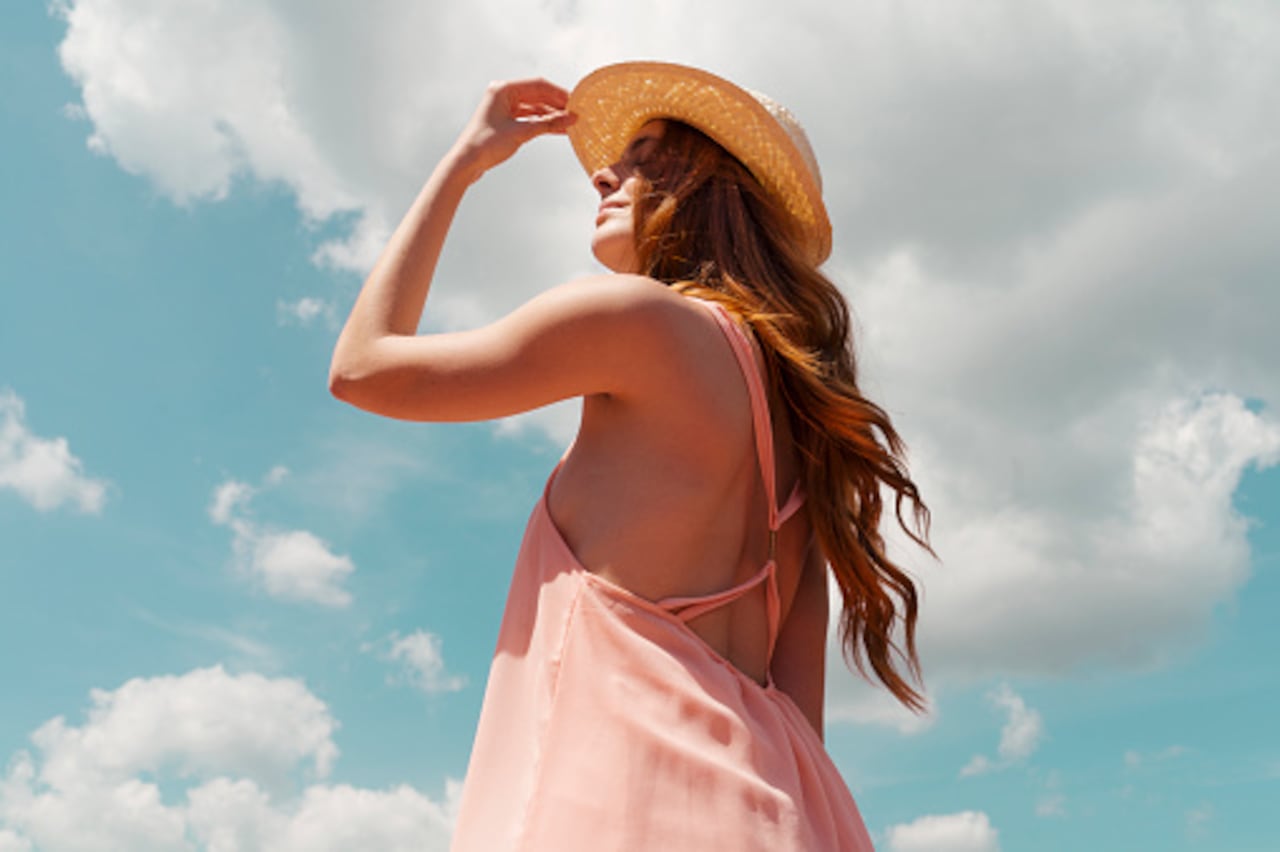 El sombrero puede ser una gran alternativa para protegerse del sol.