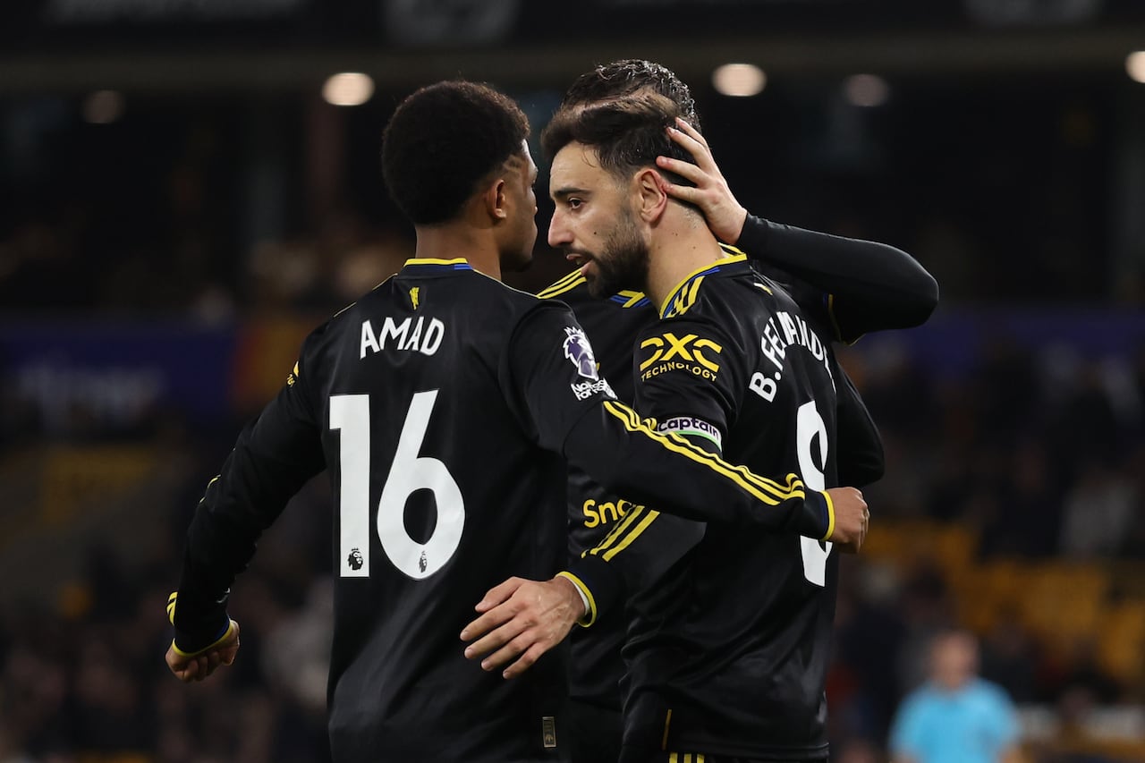 Manchester United celebra su triunfo ante los Wolves y pelea por puestos europeos.