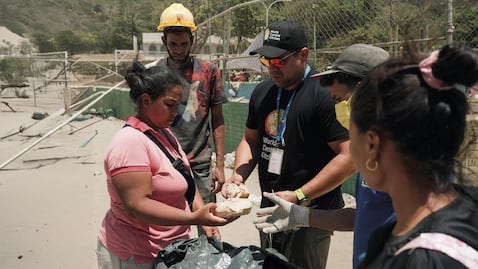 La respuesta humanitaria cuenta con el respaldo de World Central Kitchen, organización internacional reconocida por su labor en zonas de desastre alrededor del mundo y por su capacidad para desplegar operaciones rápidas de alimentación en contextos de crisis.