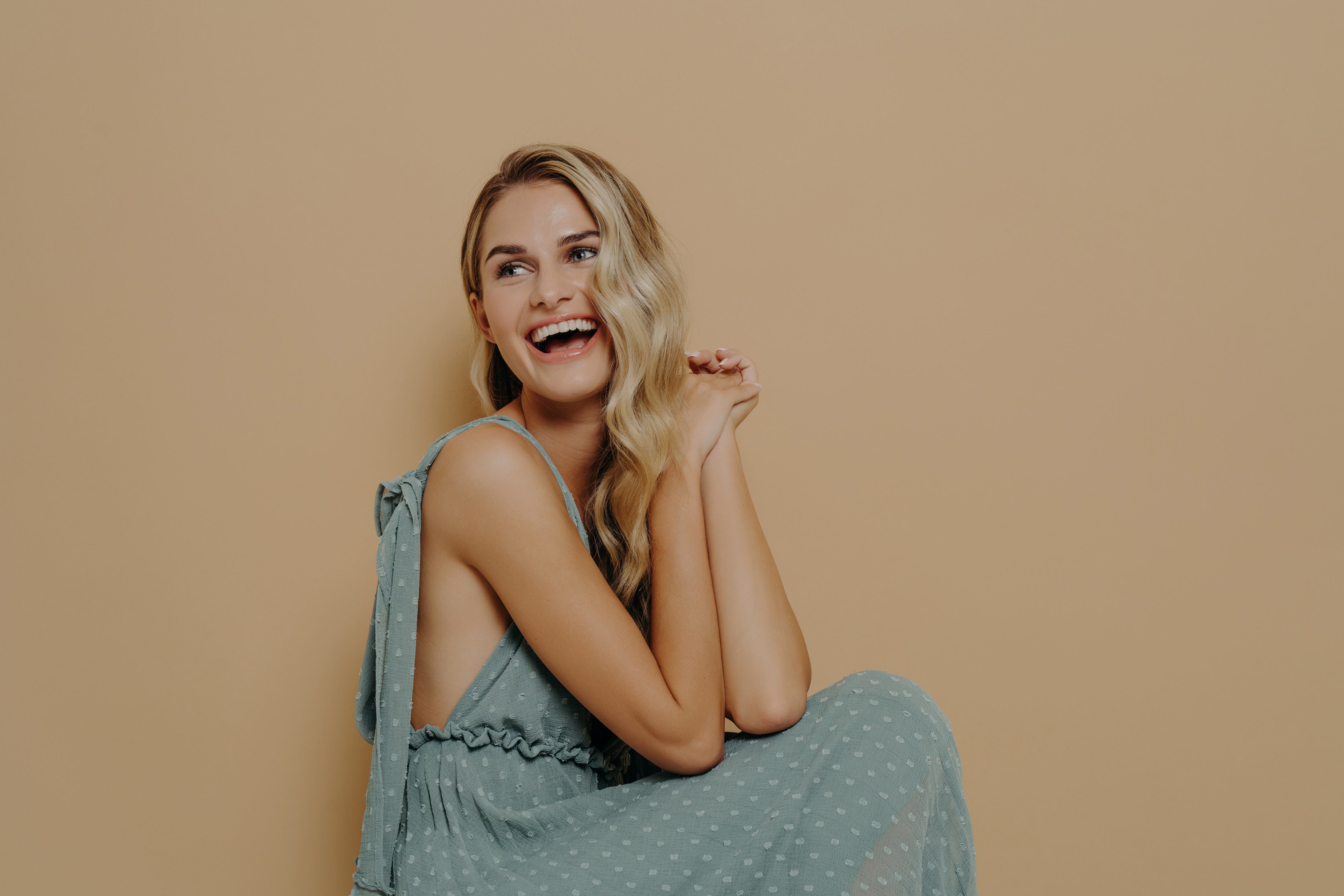 Rubio beige. Uno de los colores que está en tendencia en este inicio del 2024