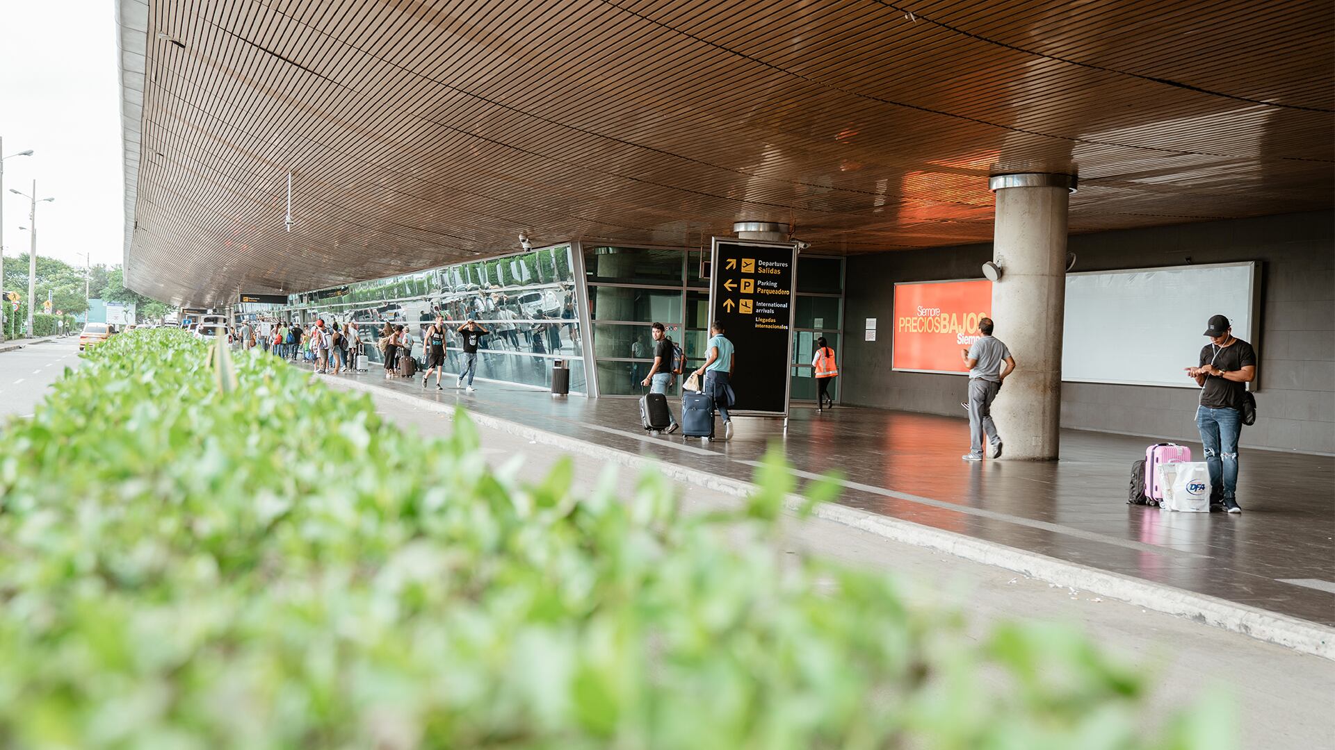 NO USAR, USO EXCLUSIVO MEJOR COLOMBIA, Especial reactivación aérea, aviación, Aeropuerto de Cartagena