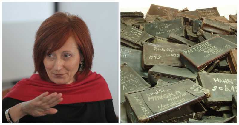 La escritora Daniela Palumbo y una imagen de las maletas conservadas en el museo del campo de concentración. 