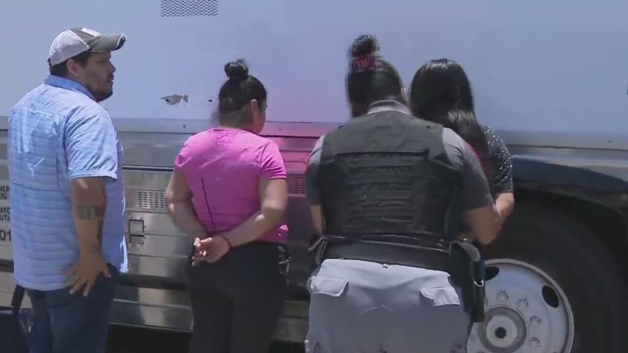 Detención de migrantes en San Antonio.