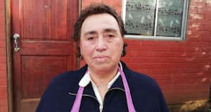 Sara lleva 30 años buscando a su hijo. Foto: BBC