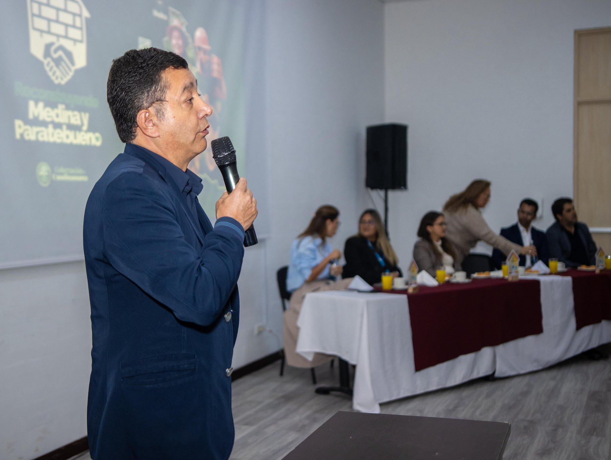 Walfrando Forero, alcalde de Tocancipá, presente en el anuncio de Tocancipá como referente de modernización en Colombia.